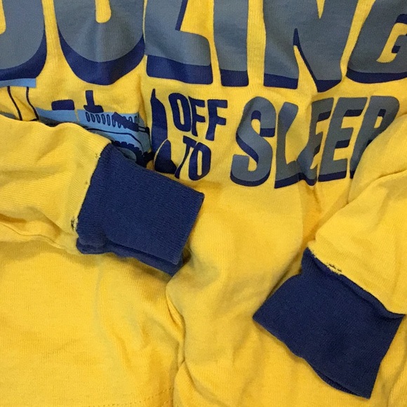 Carter’s pjs - Picture 4 of 4